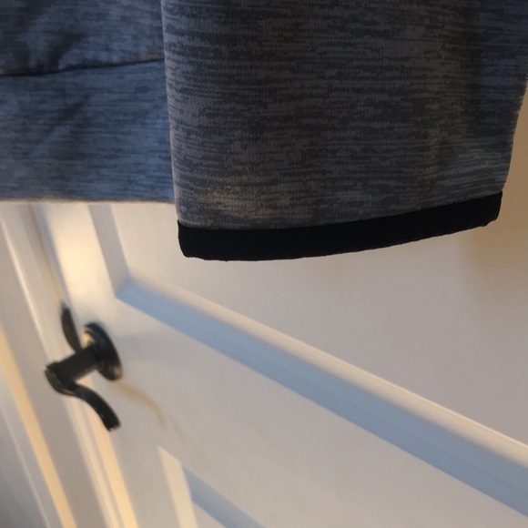 Under Armour loose Hoodie Sz XL (Sku 57) - Picture 5 of 8